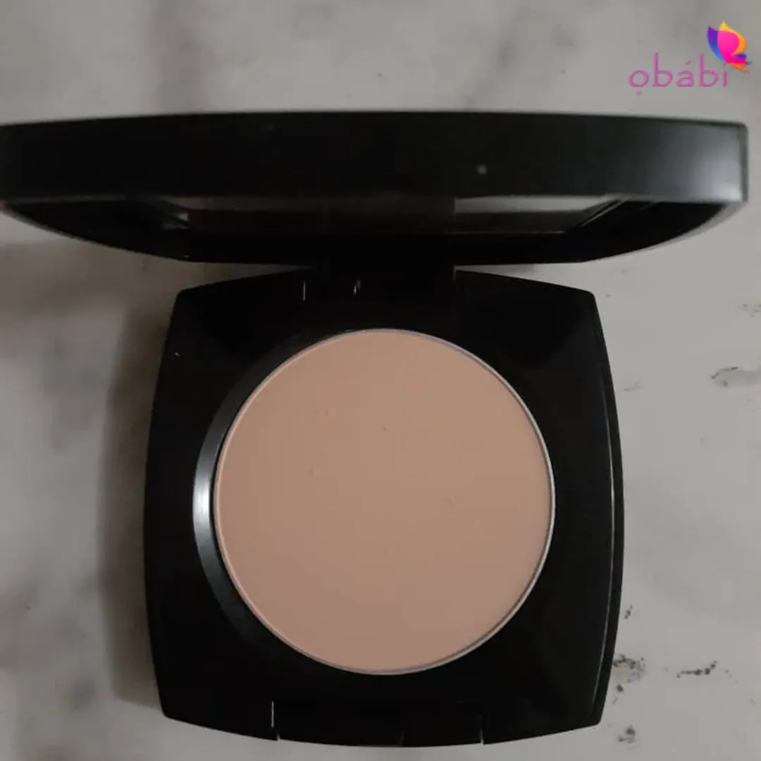 Avon Ideal Flawless Pressed Powder | Medium